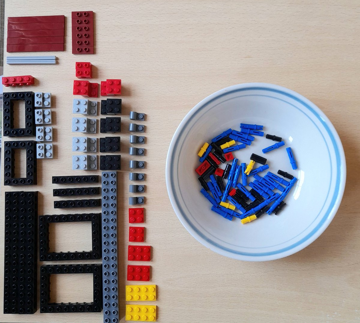 RogerMaybank's tweet photo. Lego Chevrolet Corvette. Bag 1 of 9. Bag. Knoll. Build. #lego #afolwacs https://t.co/gznK2Fe6Ot