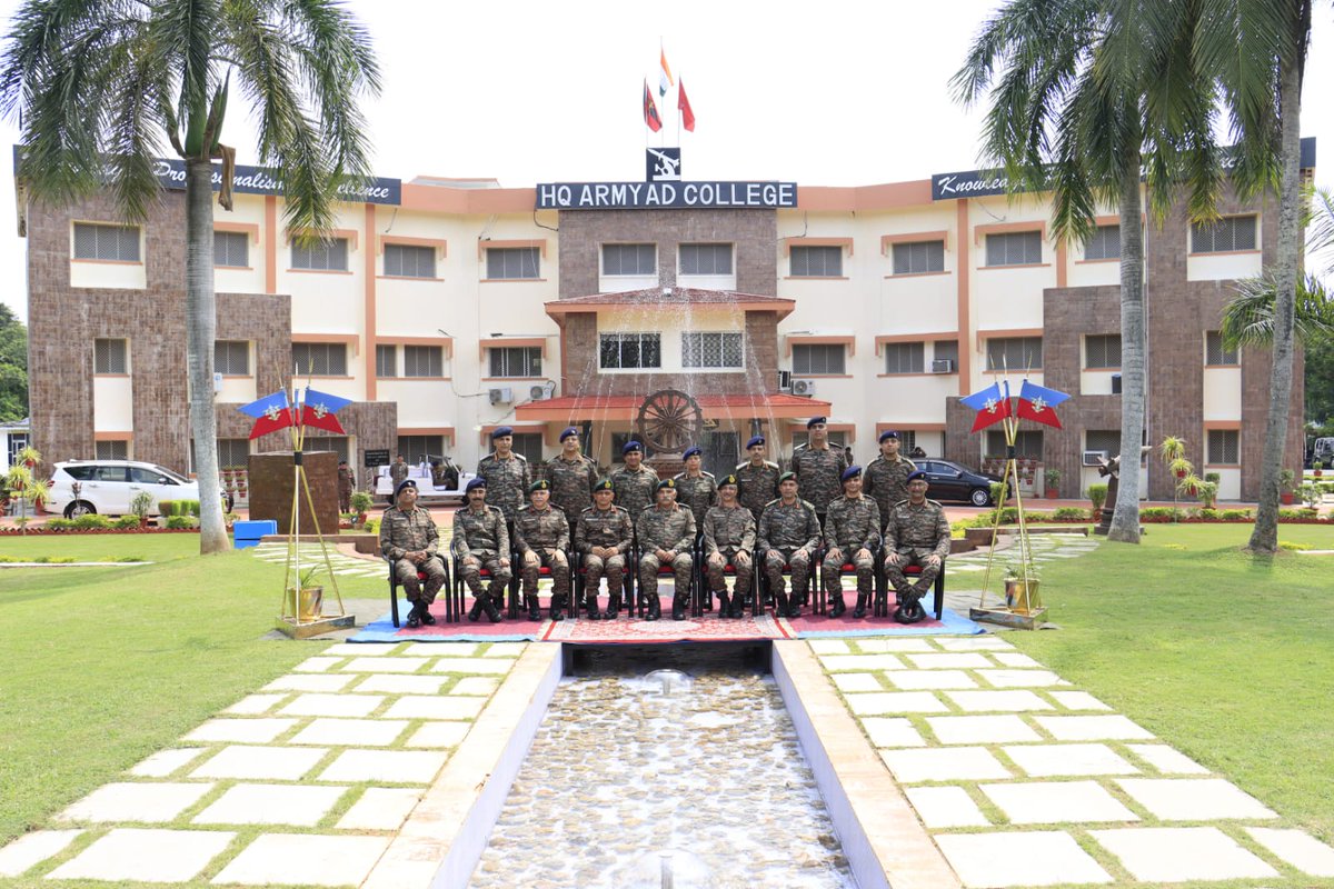 easterncomd's tweet image. #IndianArmy 
Lt Gen RP Kalita #ArmyCdrEC visited  Air Defence College  #Gopalpur, #Odisha. He was briefed on the latest training methodology being employed at the institution and he exhorted all to leverage technology in order to be future ready.
@adgpi
@SpokespersonMoD