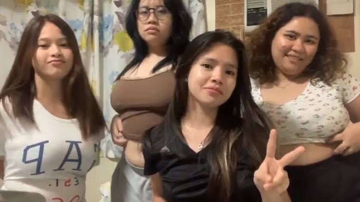 codashopgratis_'s tweet photo. Viral Yang Lagi Rame 4 Bersaudara Pamer tete

Terbaru viral video bokep indonesia viral scandal selebgram viral colmek crot selbgram tiktok viral 4 Bersaudara

#guru #viraltiktok
#viral #gurusmp #rapatewean #SANGEAAAAAAAAAAH #SANGE_AAAAAAAAA https://t.co/BnkeFKLtLr