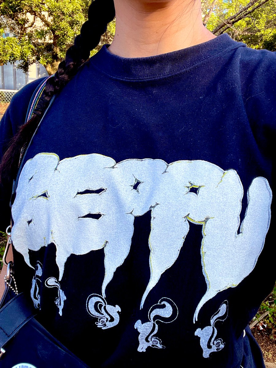 chillycherry7's tweet photo. 今日の仕事着は別府Tシャツ。
電車が別府に着くと、独特のイントネーションで「べっぷ〜べっぷ〜」というんだけど、確かにオナラ風よね!って事で?
スカンク🦨かわゆい
#別府
#selectbeppu
#変なtシャツ https://t.co/knxIAwQjhL