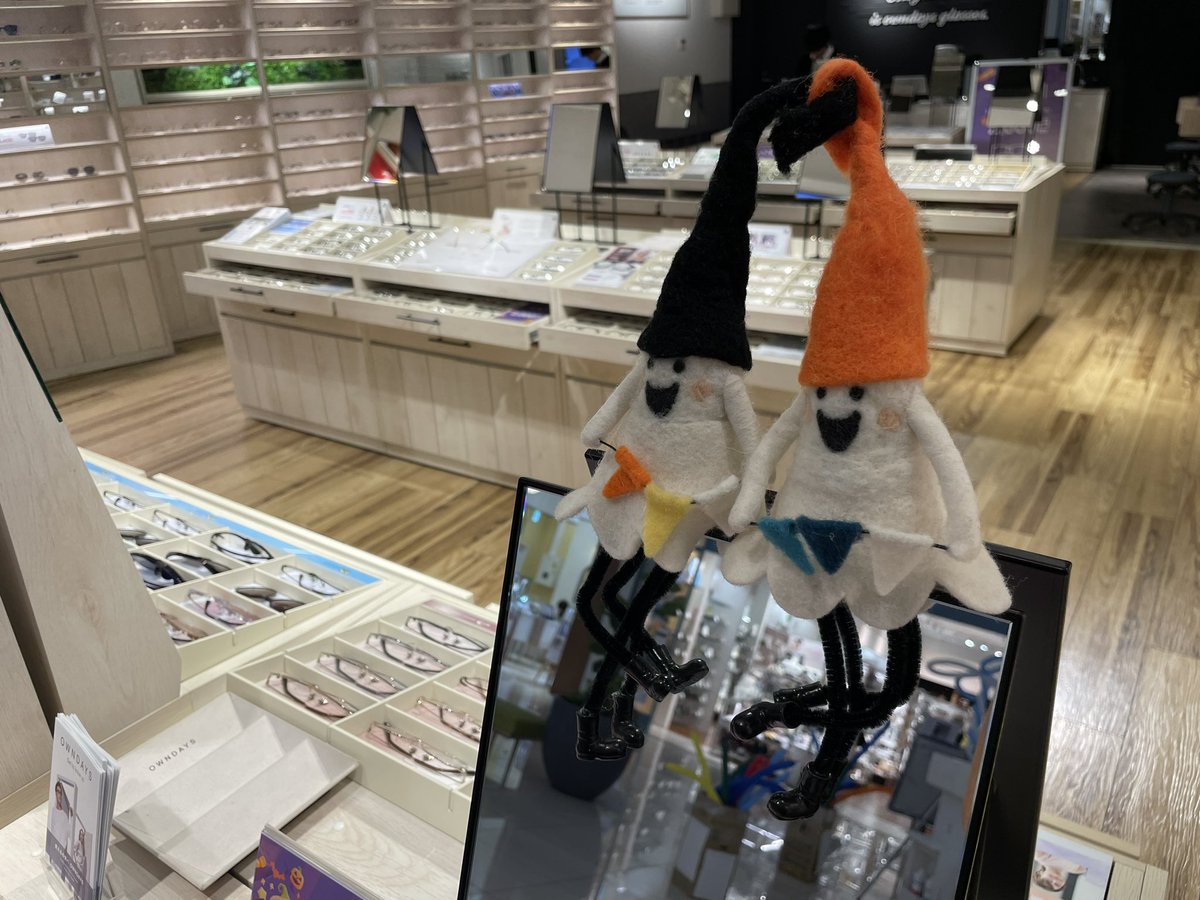 大人気オバケ👻
富士見の子は
繋がって足を組んでおります。

そして日に日にスタッフがちょこちょこ変えてます(笑)
まるで双子\(ϋ)/\(ϋ)/