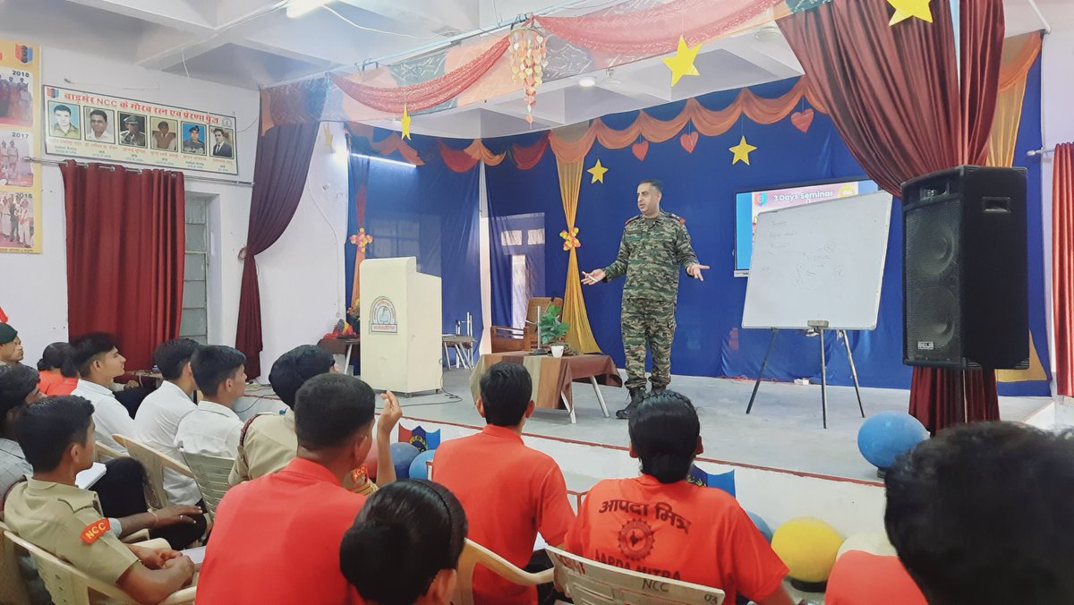 Adarsh_Kishore1's tweet photo. How to become an Army Officer
#NCC
Govt PG College Barmer
16 RAJ BN NCC BARMER
@NCCDteRajasthan
@ncc_rj_
@HQ_DG_NCC
@dgncc_india
@bhawani_dangi
@PMOIndia
#UJAS https://t.co/FpJizzMlbt