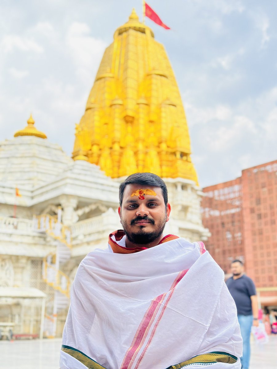 जय अम्बे

ભાદરવી પૂનમ કી સર્વે  ભક્તો  ને હાર્દિક શુભકામનાઓ 

માં અંબેજીની કૃપા આખા વિશ્વ અને ચરાચર શ્રુષ્ટિ ઉપર  બની  રહે  એવી પ્રાર્થના 

#आनंदम #मुसाफ़िर #माँअम्बे