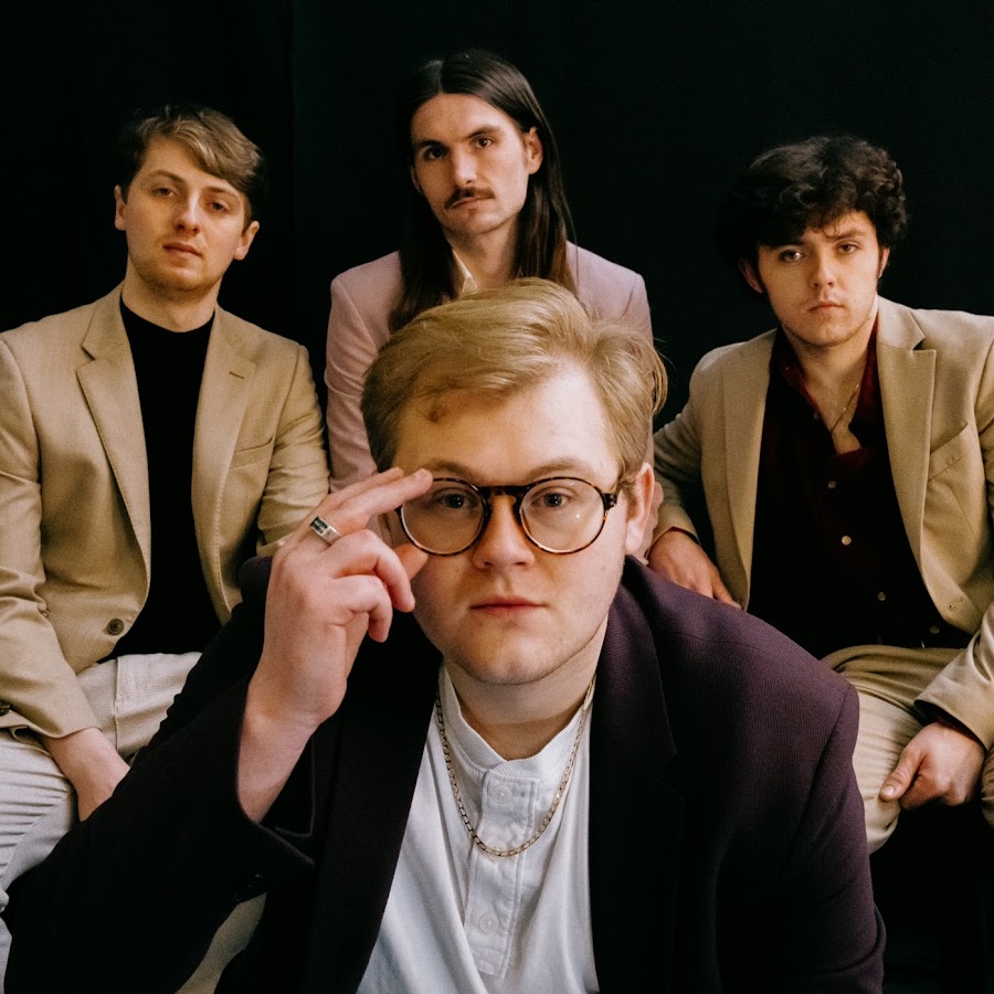 officialcharts's tweet photo. "Not a day goes by I don't find you inside my mind..." 🎶

The Lathums (@TheLathums) return with brand-new track #ThoughtsofaChild this week 🎸💛

See your New Releases in full here: https://t.co/in9ZJIcCEA

#TheLathums #NMF #NewMusicFriday https://t.co/bcJXfchM6A