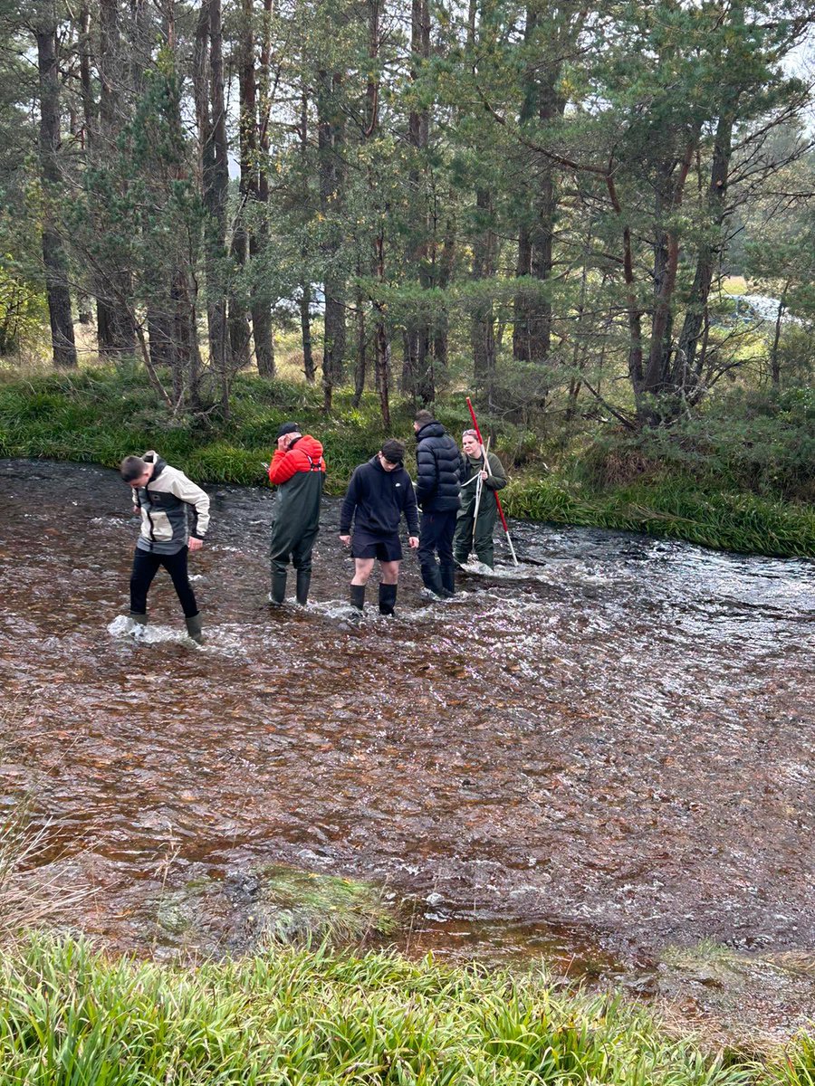 MissJGeo's tweet photo. A successful first day in Aviemore completing our rivers fieldwork. Thank you to GeoBus for the equipment. Met a Hydrologist from the US who was impressed with our fieldwork.  @USGS_CO @BraeviewAcademy  @GeoBus_StA @stpaulsgeog https://t.co/xOyWjU4Lq4
