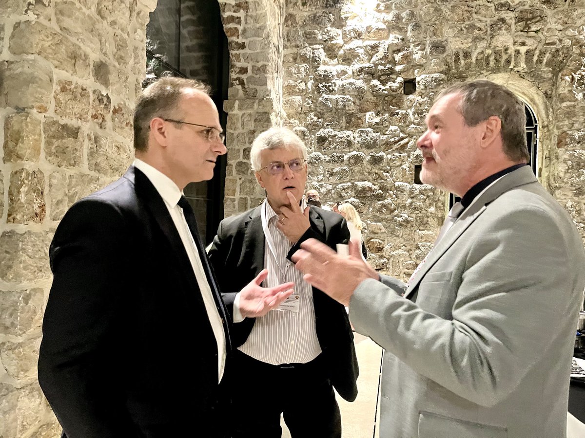 YvesCharmont's tweet image. Dernier jour pour le séminaire sur la communication publique autour des stratégies macro-régionales @clubofvenice #clubofvenice avec des interventions croisées sur le thème du travail en commun. ⁦@cap_com interviendra sur ⁦@_Eusalp⁩ #compublique #capcom23