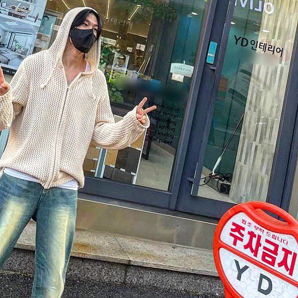 yedam_kr's tweet image. [230829] bangyedam_0257 instagram post

 "No Parking 🚫" 

the words on the picture says 'YD interior' 😆

#인스타담 #방예담 #BANGYEDAM