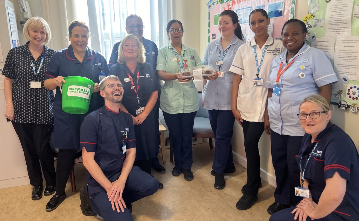 Sharing a cake or 2 with ⁦<a href="/WardC5NMGH/">Ward C5 NMGH</a>⁩  #feelgoodfriday ⁦<a href="/macmillancancer/">Macmillan Cancer Support</a>⁩ 💚💛