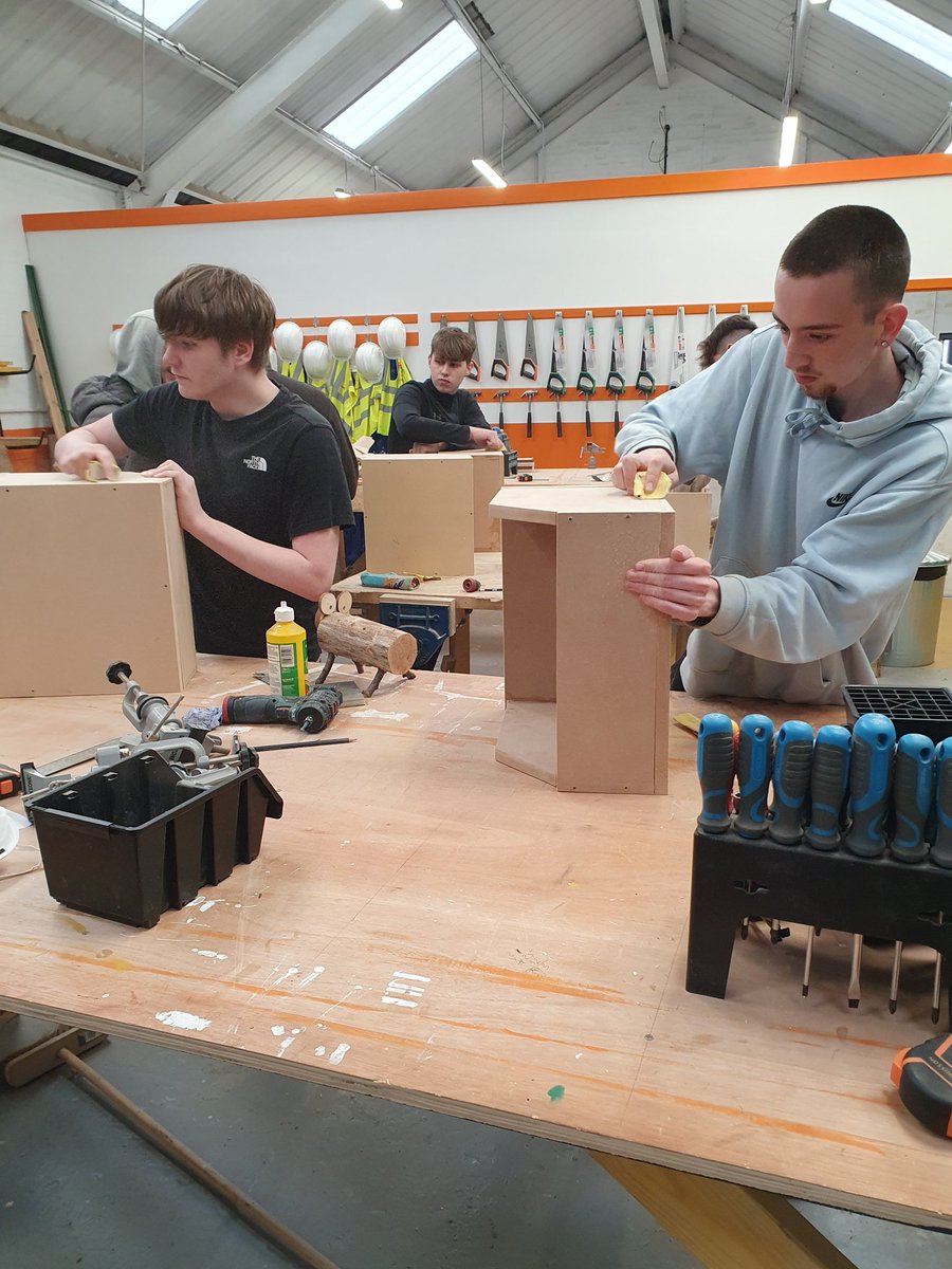 Angus 16+ team making storage boxes for the yard under the supervision of Bob from Trades for all @ActiveSchAngus @AngusCouncil @apprentice_scot @CITB_UK @ColemanDundee @dundee_angus @DundeeCouncil @shewittDA @ShonaRobison @2023