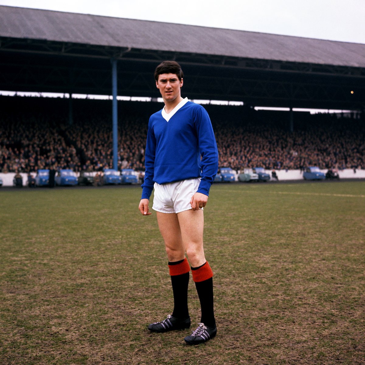 RangersFC's tweet photo. 💙 #RangersFC legend Jim Baxter was born on this day in 1939.

For five years he was the king of the all-conquering Rangers side put together by Scot Symon. The bigger the stage the better it suited ‘Slim Jim’. https://t.co/v9fRHT6Vw9