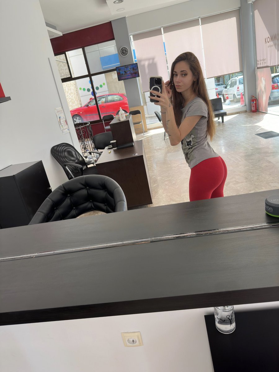 Gm fam 🫦
Have a nice day ❤️‍🔥🍑