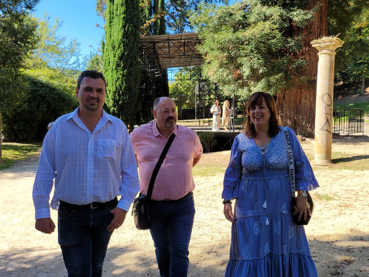goizanealvarez's tweet photo. 🌹Gracias a los compañeros del @PSEGIPUZKOA de #Arrasate #Mondragón que me han acompañado esta mañana en el acto de presentación del concierto de Gipuzkoan Gazte Tour en #Monterron . Eskerrik asko!! https://t.co/cqiUm60kVg