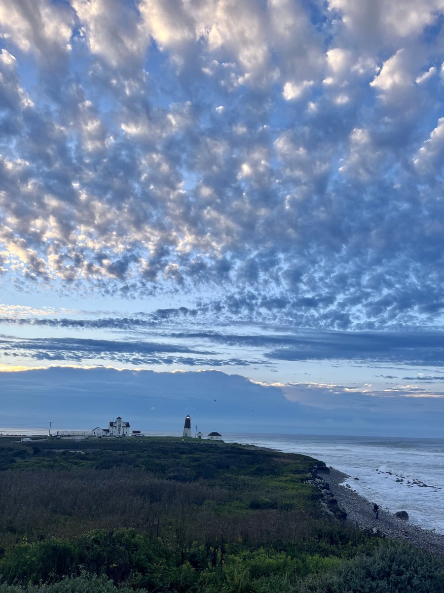 plisder's tweet photo. I was so obsessed with the waves I never got around to posting this sunrise in Point Judith 9/14. #skytember https://t.co/2UdQEpmADt