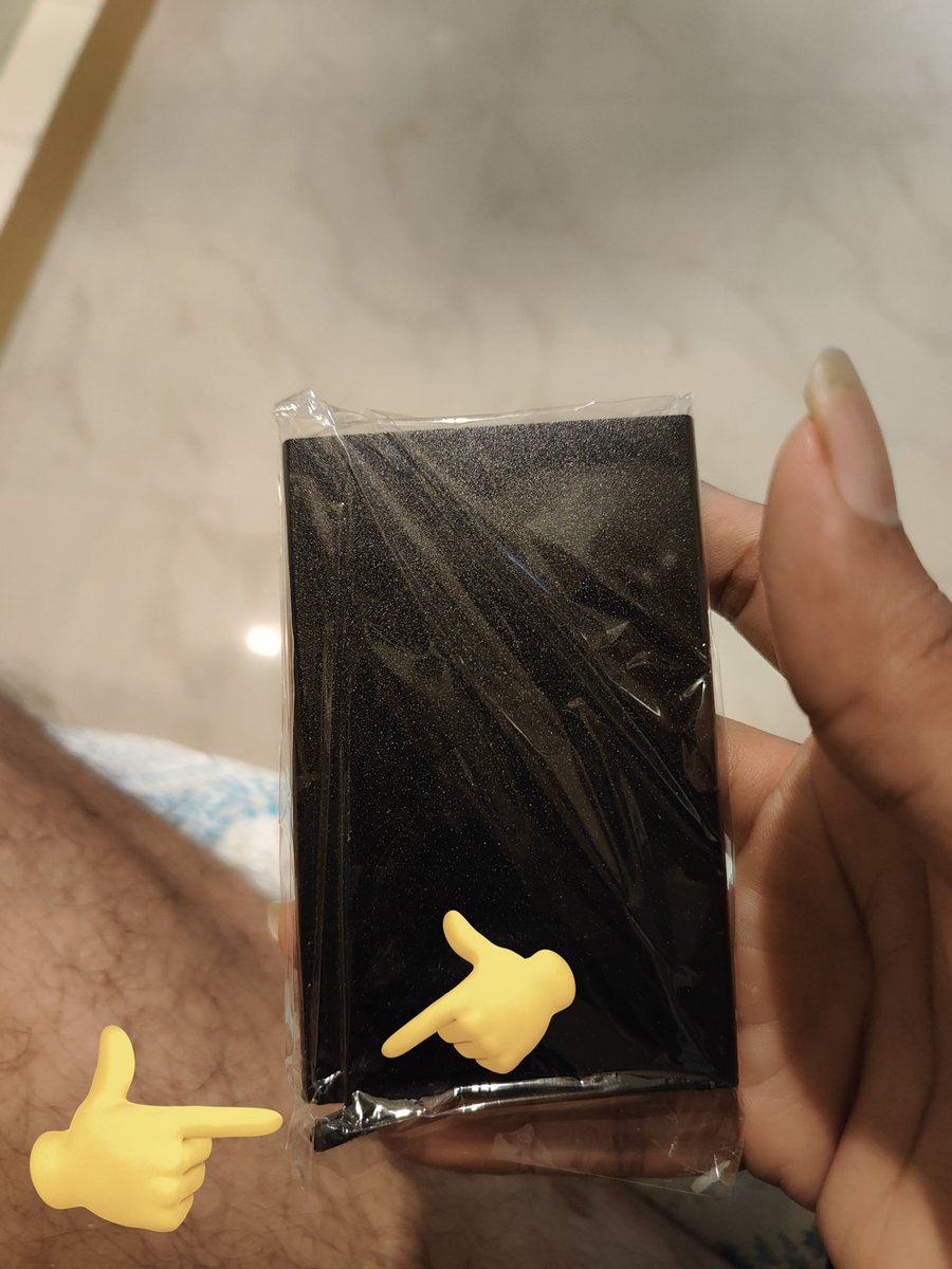 Akki42Akshay's tweet photo. @ShopifySupport @Shopify @instagram @facebook @jagograhakjago
@MumbaiPolice @MahaCyber1
So this is what a scam looks like. 
Ordered this through an Instagram ad and found out it was the wrong bogus product. And now that shop/account is not available on Shopify ! (Part 1) https://t.co/NRbVYjSjw6