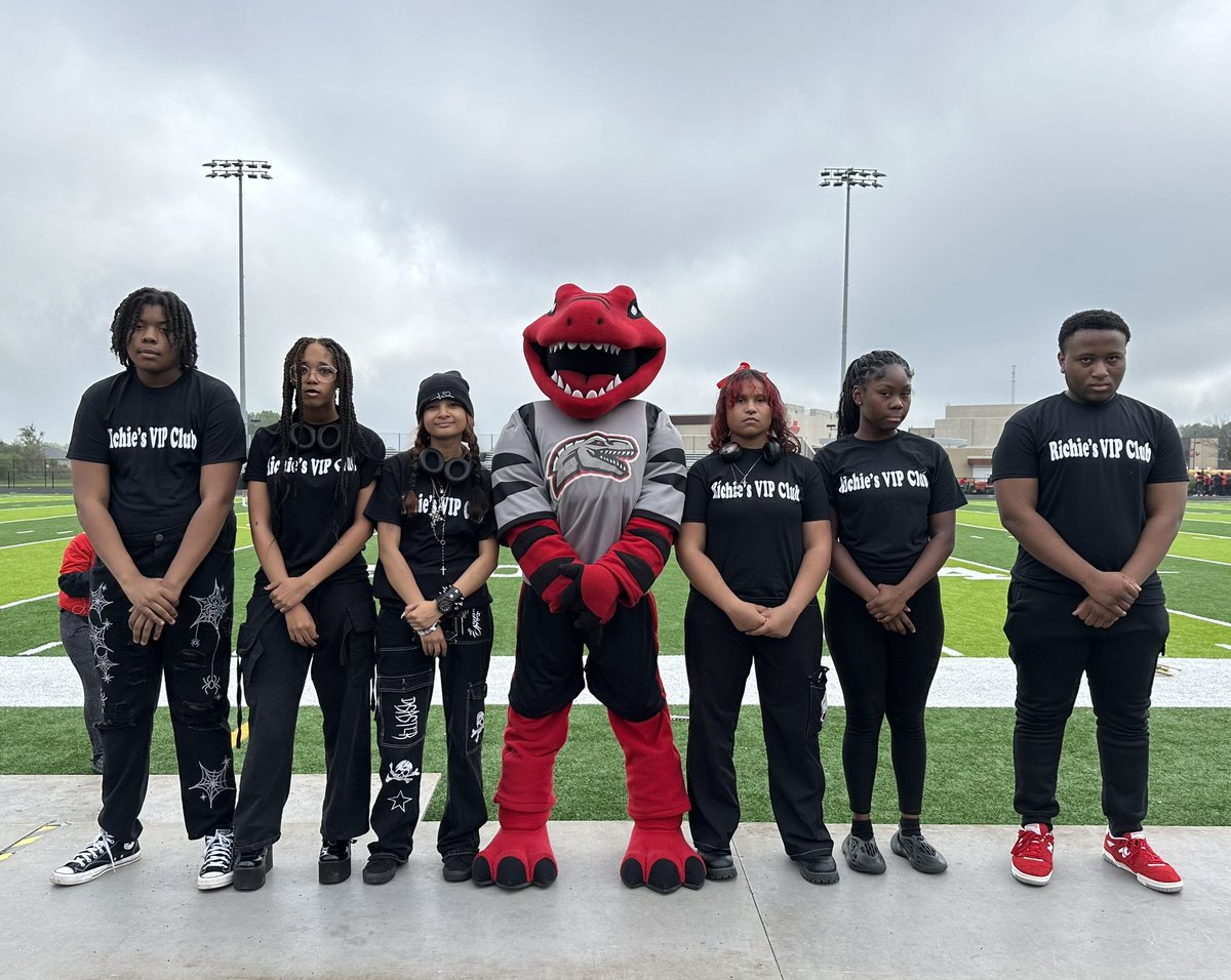 Richie the Raptor (@richietheraptor) on Twitter photo I’ve got my own VIP body guards! <a href="/RichTownshipHS/">Rich Township HSD 227</a> <a href="/RichTownshipFB/">Rich Township Football</a> <a href="/rich227arts/">@Rich227arts</a> <a href="/RTHSActivities/">Raptor Activities and School Pride</a> <a href="/RTHS_Athletics/">Raptor Athletics</a> #FallPepRally I’ve got my own VIP body guards! <a href="/RichTownshipHS/">Rich Township HSD 227</a> <a href="/RichTownshipFB/">Rich Township Football</a> <a href="/rich227arts/">@Rich227arts</a> <a href="/RTHSActivities/">Raptor Activities and School Pride</a> <a href="/RTHS_Athletics/">Raptor Athletics</a> #FallPepRally