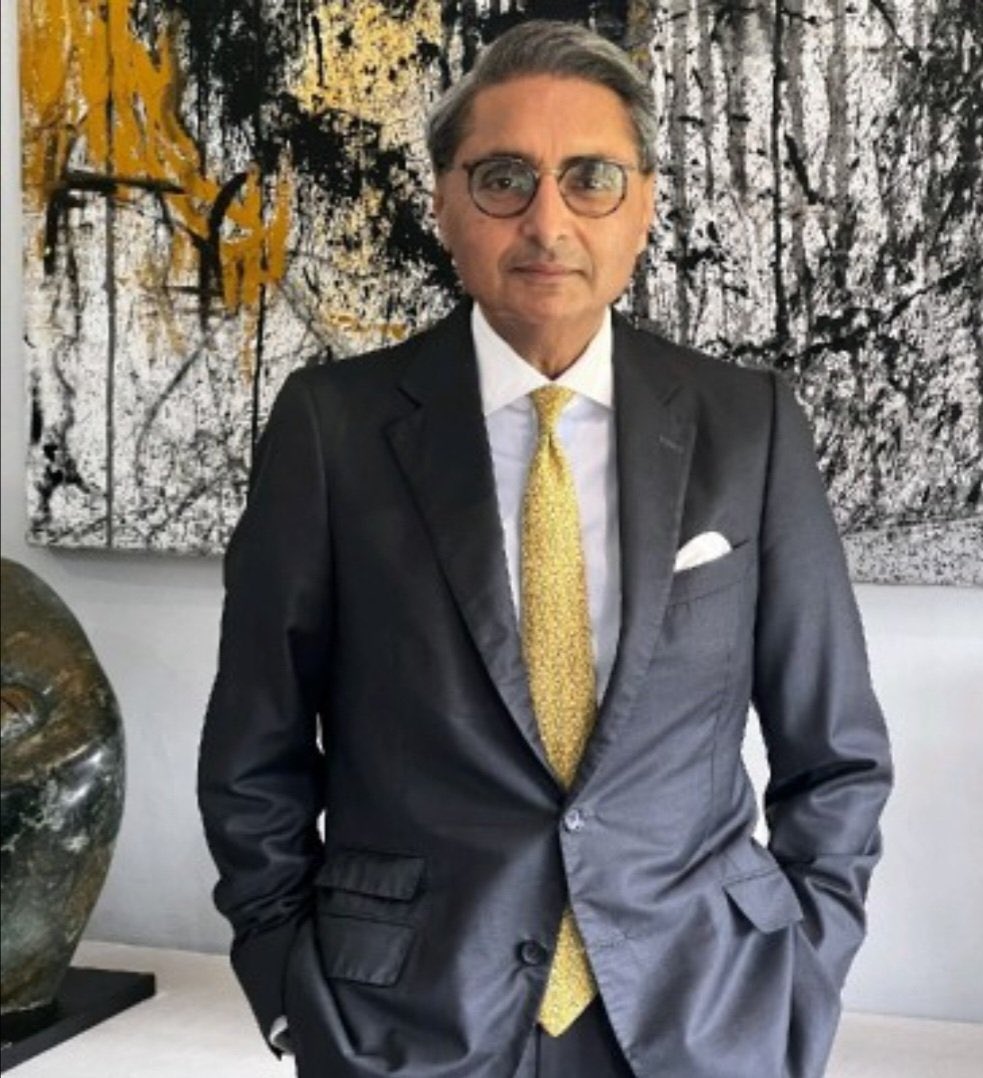 I am deeply saddened with the passing of Harpal Randhawa, the owner of Rio Zim who died today in a plane crash in Zvishavane.

5 other people including his son who was also a pilot, but a passenger on this flight also died in the crash.

I first met Harpal in 2017 through a