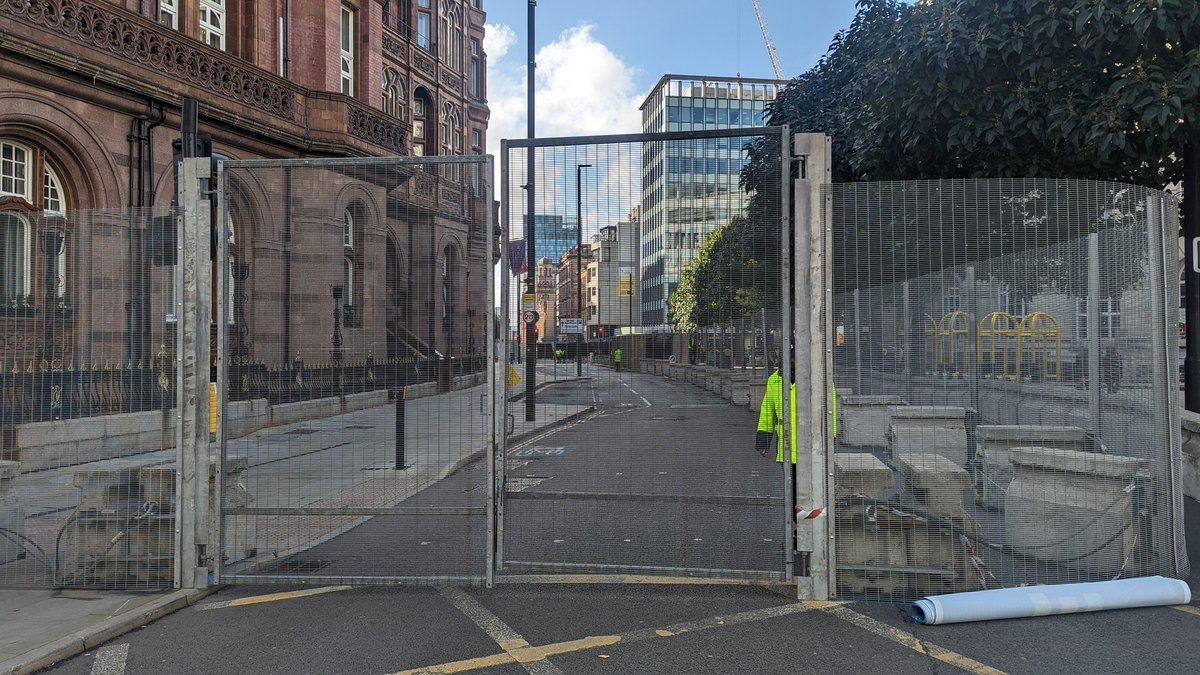 HarryHamishGray's tweet image. Road closures? 

I thought @RishiSunak had put an end to low traffic neighbourhoods?