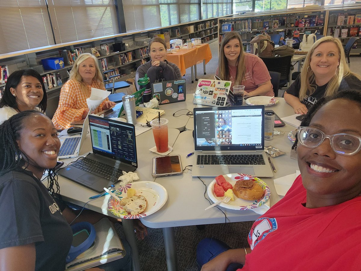 LoudBrarian's tweet image. When you attend #EdCampASLA with your Squad! The best unconference ever! @TCSLibrarySquad #ALLibraries