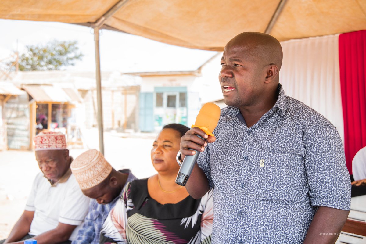 ActionaidTz's tweet photo. Community awareness session in Kapilimbi-Kilwa on how #FinanceFlows from banks to fossil fuel projects and Industrial agriculture affects the climate. 

#FundOurFuture recommends; that banks should Immediately stop financing deforestation, coal, &amp; fossil fuel expansion activities https://t.co/CtLyWCPFLN