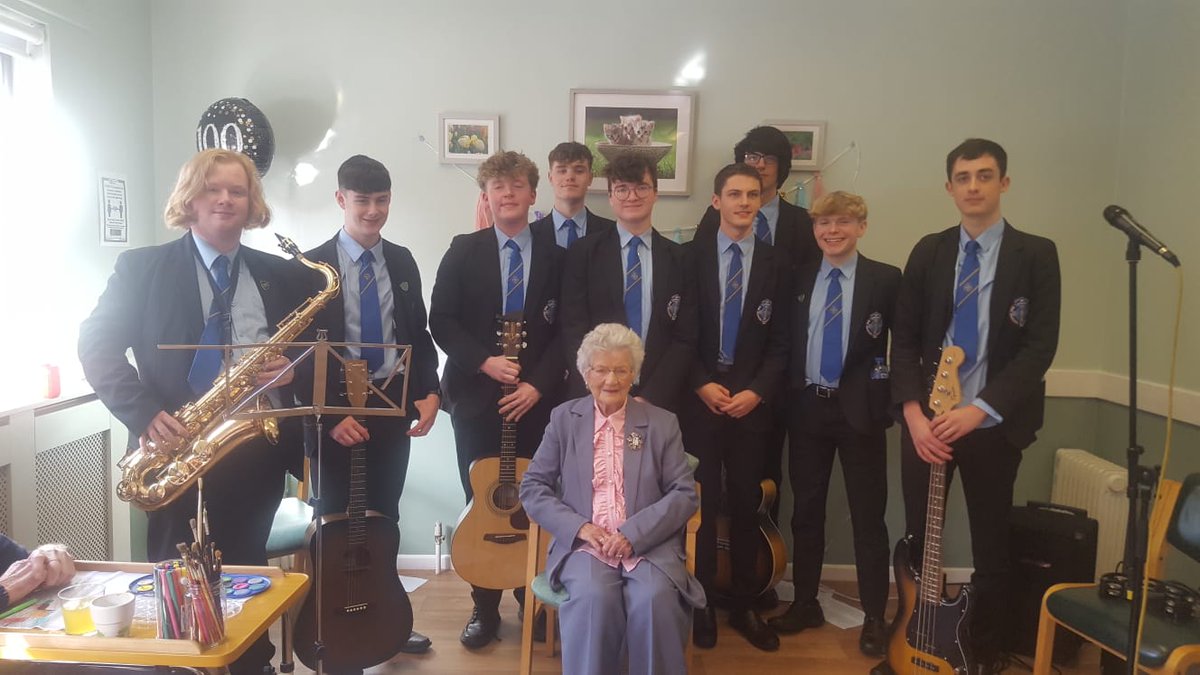 cbsomagh's tweet image. What a pleasure it was for our senior musicians to provide entertainment for Rose and her friends on the occasion of her 100th birthday in Gortmore Day Care Centre🎉🎉🎶🎶🎷.#CBScommunity