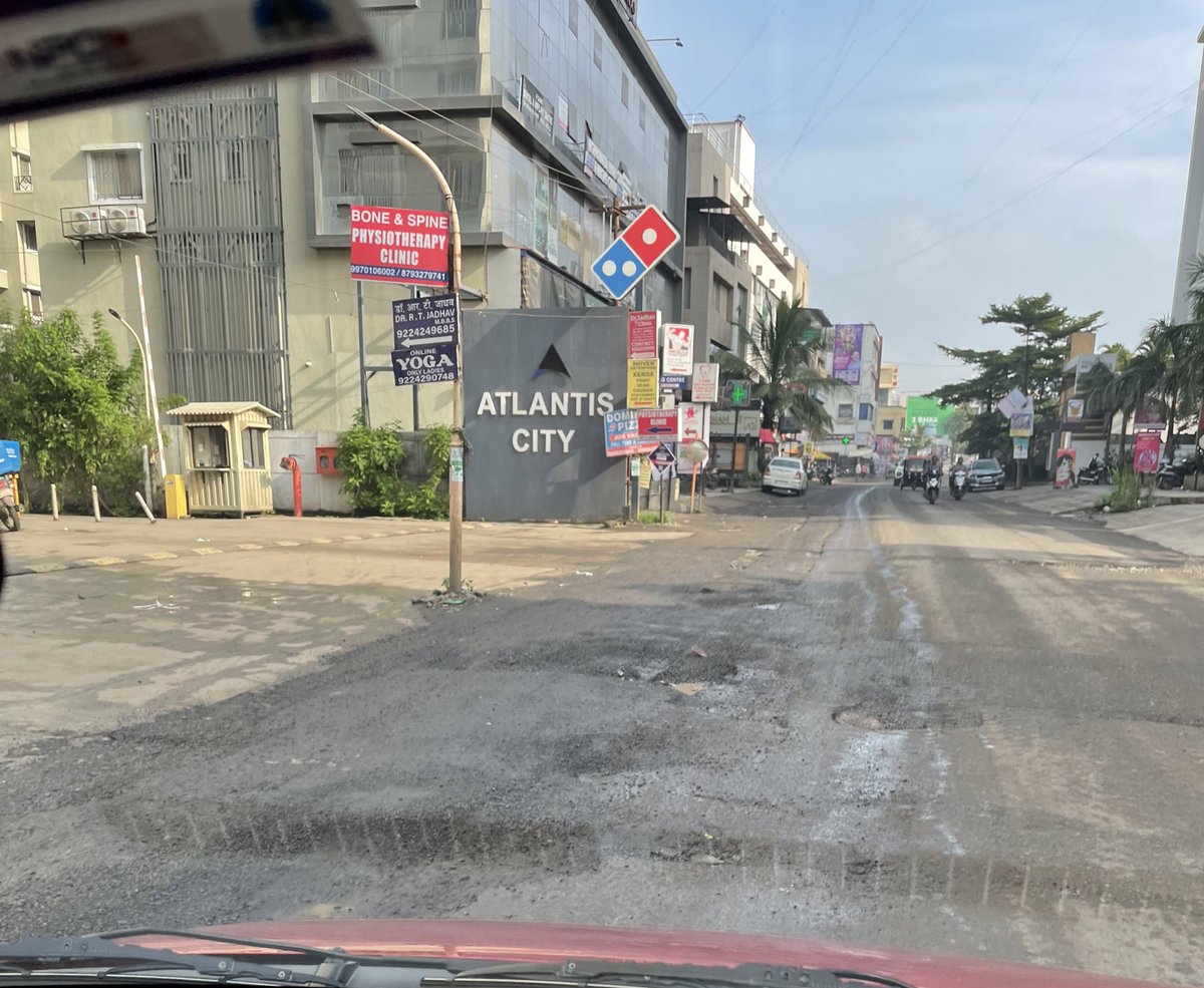 mechtraveller's tweet photo. Current condition of Porwal Road. Never seen the road conditions deteriorate to such extent. #porwalroad #dhanori @RoadPorwal @PorwalRoad https://t.co/H21Y1Keikh