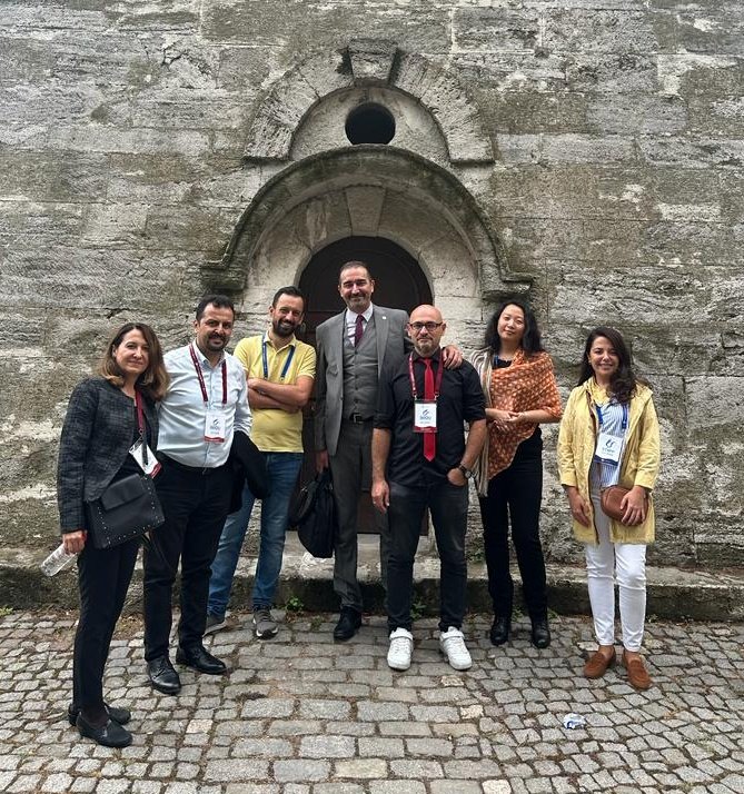 arasbozkurt's tweet photo. Noon time escape at #AAOU23
@salihgumus @erdemerdogdu_1 @SenocakDilek @aaou2023 @skocdar https://t.co/u9YiOOtaIe