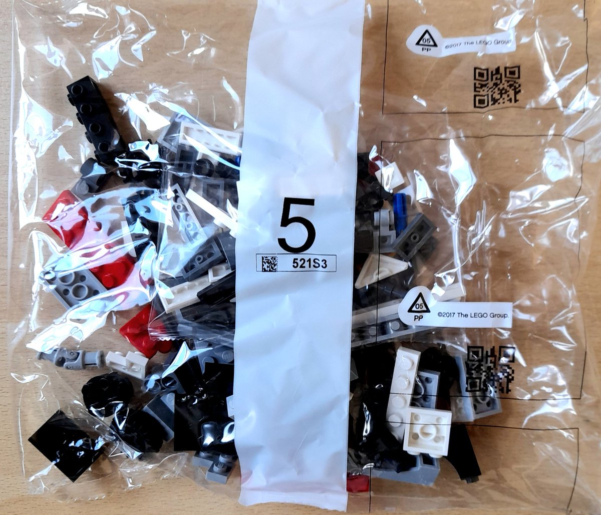 RogerMaybank's tweet photo. Lego Chevrolet Corvette. Bag 5 of 9. Bag. Knoll. Build. #LEGO #Afolwacs https://t.co/EKm1aircwW