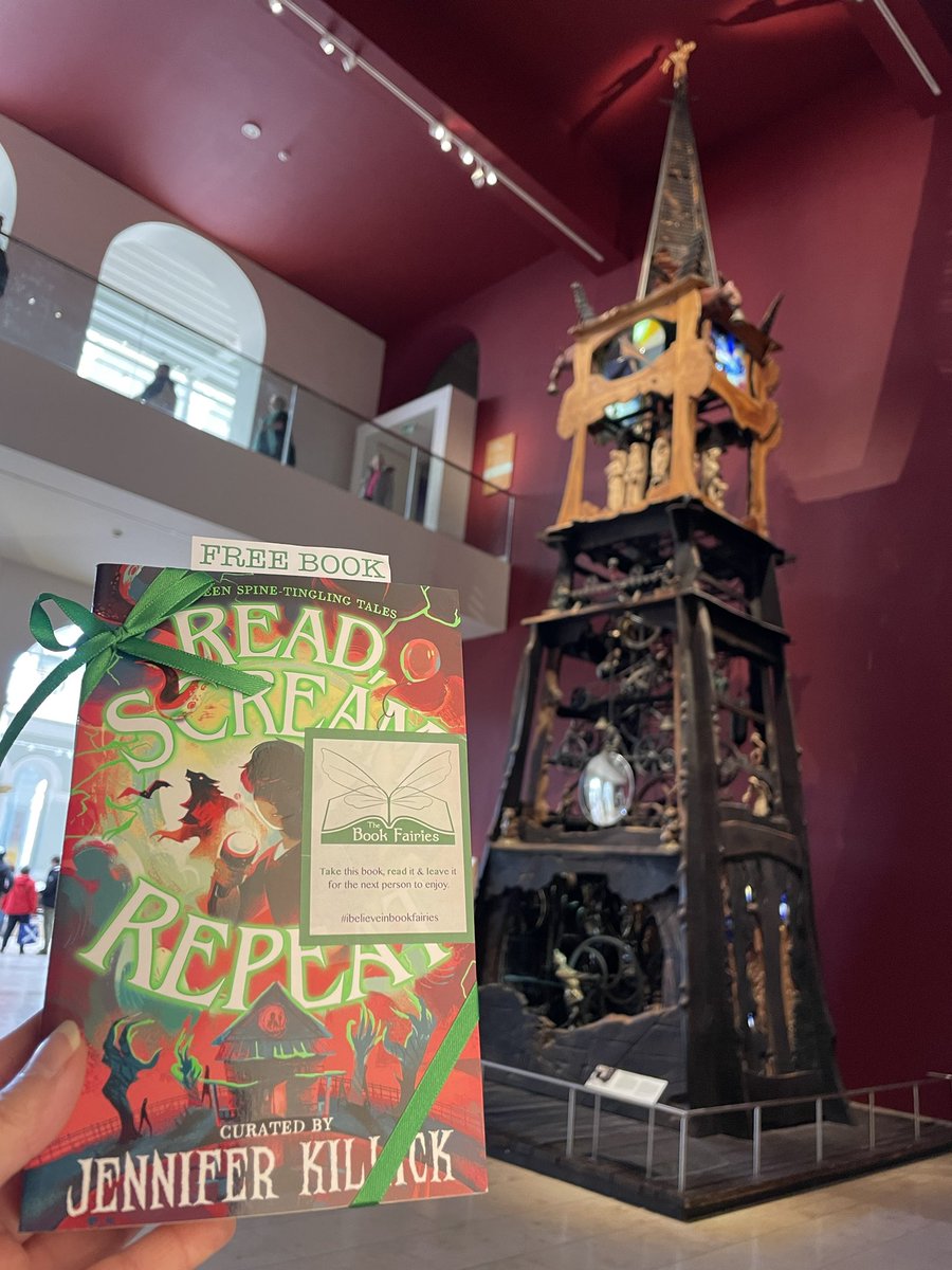 “They were running out of time…”

#TheBookScaries are gearing up for spooky season by sharing copies of #ReadScreamRepeat! Watch out for this terrific anthology lurking in a hiding place near you…

#ibelieveinbookfairies #TBFRSR #TBFHarperCollins #Edinburgh #spookyread