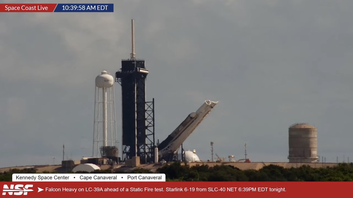 TylerG1998's tweet photo. #FalconHeavy (sans its payload fairing) is being raised to vertical at historic LC-39A in preparation for a static fire test ahead of the launch of #NASA’s #Psyche asteroid mission. ⤴️

Liftoff is now slated to occur NET Thursday, Oct. 12 at 14:16 UTC.

https://t.co/0bU2sBXKqj https://t.co/pHYt2NBIth