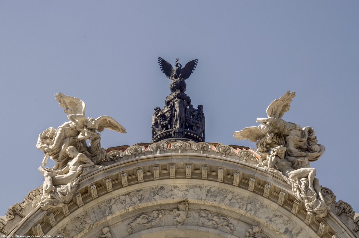 mbellasartes's tweet image. ¡Hoy cumple 89 años el @PalacioOficial! 🎉

Abrió sus puertas en 1934, marcando un hito en la historia cultural de México. A lo largo de décadas, ha mantenido su posición como el máximo recinto artístico de nuestro país, y además, ¡es la casa que alberga al @mbellasartes!