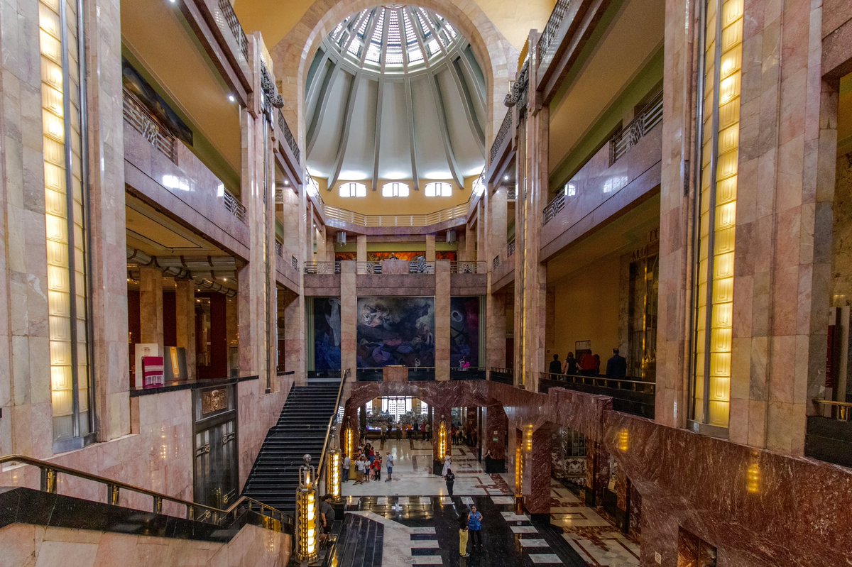 mbellasartes's tweet image. ¡Hoy cumple 89 años el @PalacioOficial! 🎉

Abrió sus puertas en 1934, marcando un hito en la historia cultural de México. A lo largo de décadas, ha mantenido su posición como el máximo recinto artístico de nuestro país, y además, ¡es la casa que alberga al @mbellasartes!