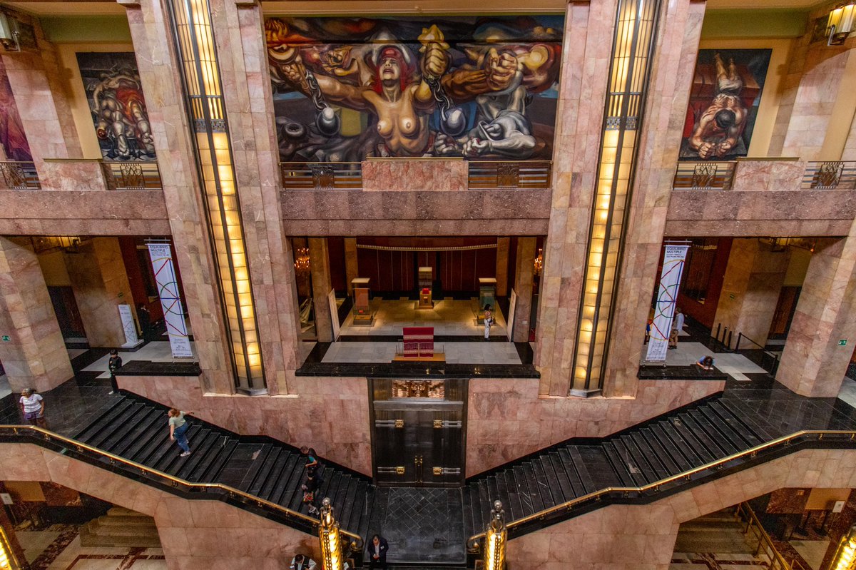 mbellasartes's tweet image. ¡Hoy cumple 89 años el @PalacioOficial! 🎉

Abrió sus puertas en 1934, marcando un hito en la historia cultural de México. A lo largo de décadas, ha mantenido su posición como el máximo recinto artístico de nuestro país, y además, ¡es la casa que alberga al @mbellasartes!