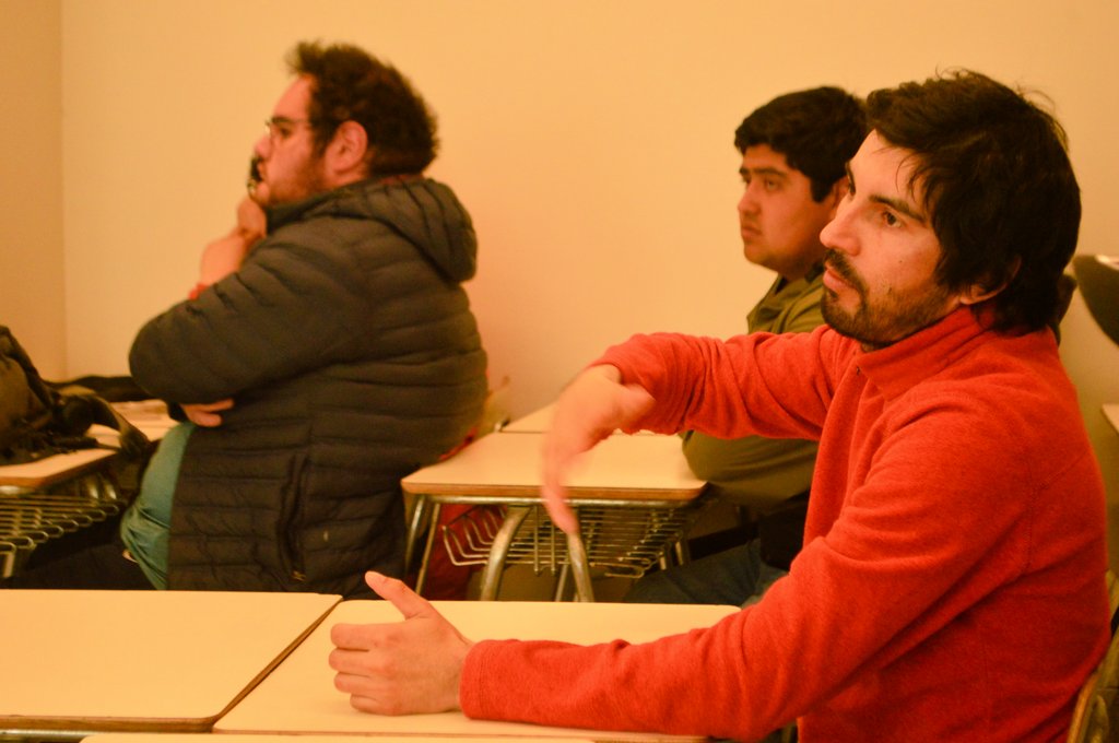 MTTAysen's tweet photo. 🍃 #DíaSinAuto
Para informar y concientizar, @conaset @Carab_Aysen y @cicleayque realizan charlas a alumnos de Inacap sobre convivencia vial, movilidad sustentable y proyecto de transporte urbano #Coyhaique.
🔹️En este día te invitamos a hacer la diferencia, baja un cambio https://t.co/YOrGQBkdJI