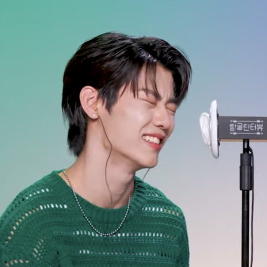 i love it when he goes > <