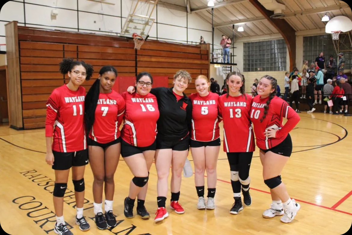 Senior night was last night and it still doesn't feel real. So thankful I've gotten to play with this team❤️