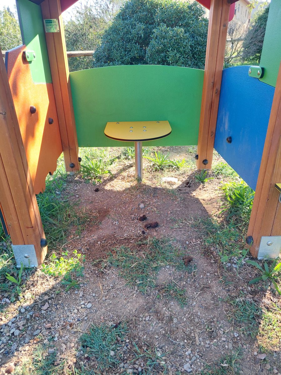 🐾 Avís important!  Sabem que compartir la vida amb les nostres mascotes és una experiència enriquidora. No obstant això, és crucial recordar la responsabilitat que comporta aquesta convivència.

#CuidemCastellterçol #Civisme #Responsabilitat