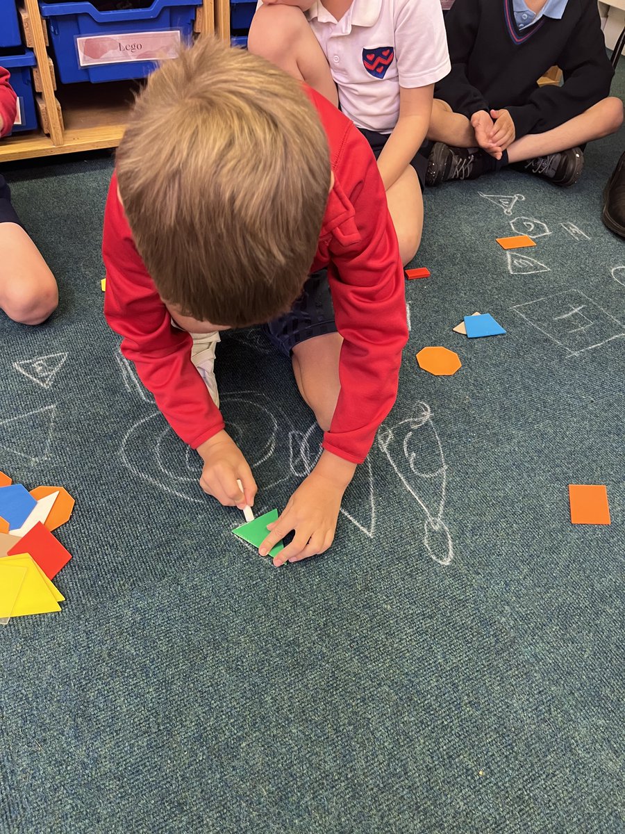 OPS_OratoryPrep's tweet image. Our Year 2 classes have been hard at work today in their Maths lessons as they explore 2D shape names.

The children showed great teamwork by working together on a fun activity to name 2D shapes and identify their properties.

#Maths #Year2 #OPSLearning #UnlockLearning