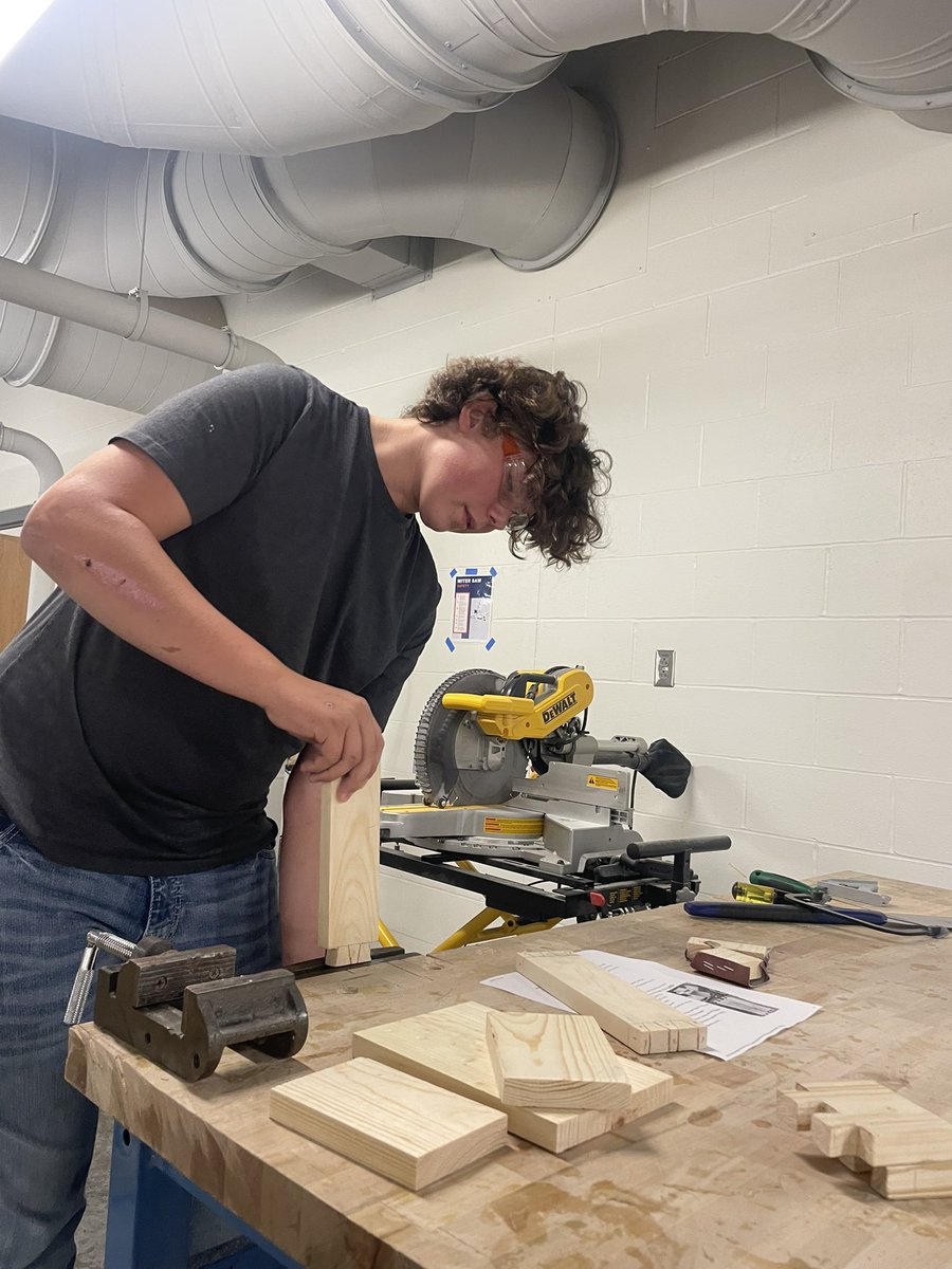 Schwarzer96's tweet photo. “When am I going to use this…fractions?”; Woods class is putting fractions to use while making boxes
#GoCavsGo #ProudToCallOurHomeCC https://t.co/9lAOxSo92X