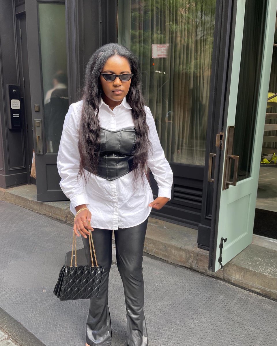 tataroyals's tweet photo. #fashionweek #minimaliststyle #newyorkfashiondesigner #pintrestgirl #effortlesslychic #styleinspo #feminineurge #newyorkfashion #newyorkfashionblogger #tataroyals #pinterestinspired #stylecreator #fashioncreator #tata #fashionmodel #fyp #pintrestaesthetic #style https://t.co/RbltXpzHqL