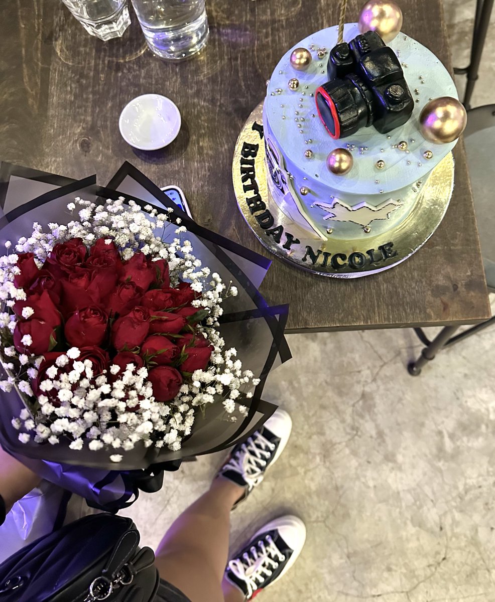 _lunalonewolf's tweet photo. Thank you for the Birthday surprise. I love you. 🤏🏻🤍
#29thSeptember https://t.co/aM5WzX73jX