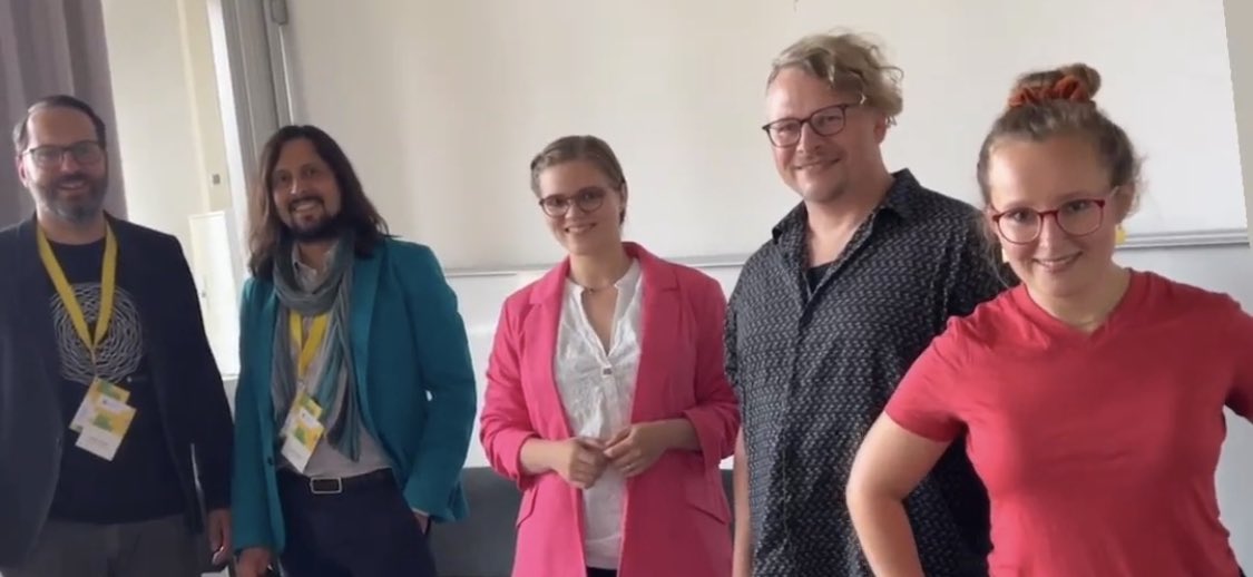 Ist unsere berufliche Zukunft in Gefahr?! ⚠️⛔️

Das war das Thema der heutigen Podiumsdiskussion auf der #Informatik2023!

Das war eine tolle Runde, danke für die Einladung und die vielen spannenden Fragen 🤩🤓

#sponsoredbyIBM <a href="/IBM/">IBM</a>