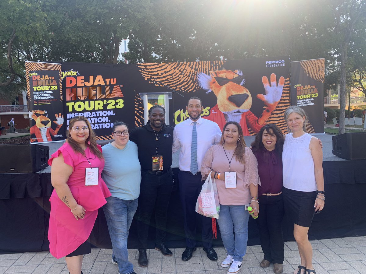Thank you to <a href="/cheetos/">Cheetos</a> and  <a href="/pepsico/">PepsiCo</a> for adding <a href="/alamocolleges/">Alamo Colleges</a> to the Deja tu Huella Tour!  We had a great time leaving our mark!
#DejaTuHuella #PepsiCoFoundation #Cheetos #ALAMOproud