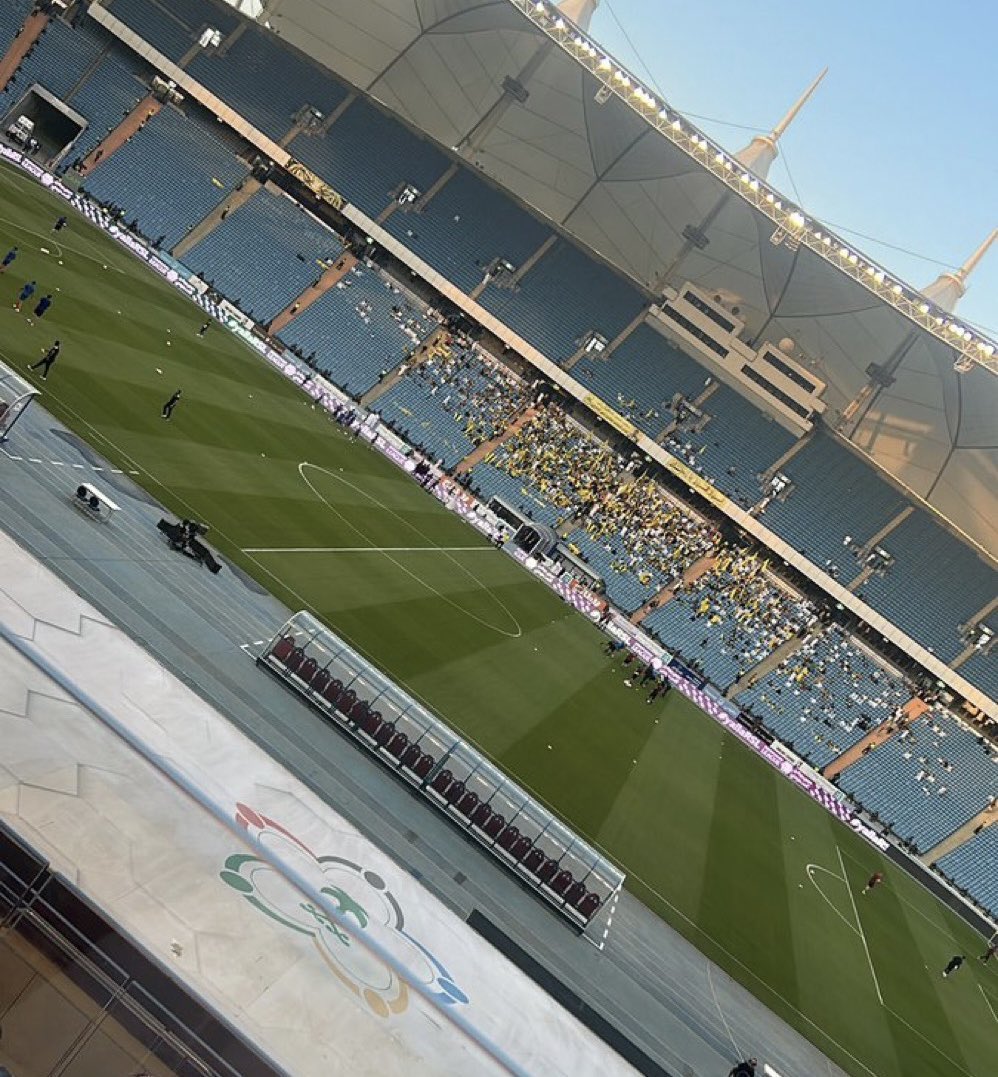 omarmsod's tweet photo. جمهور الهلال خارج أرضه.       جمهور الاتحاد خارج أرضه https://t.co/2TyO1shlc9