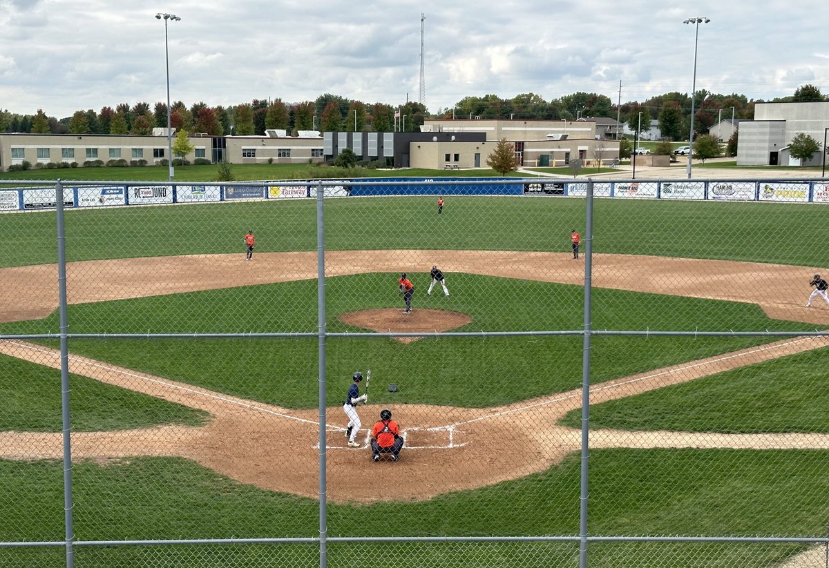 ClarkeBaseball's tweet photo. Great scrimmage yesterday against @HCC_Cougars. Ready for our alumni to take the field tonight at AJ Spiegel Park! 6:30 PM first pitch. https://t.co/qoCn0KnAd4