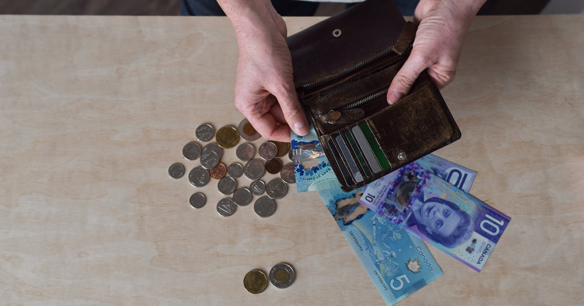 bankofcanada's tweet image. About 80% of Canadians have no plans to go cashless.

How do Canadians like to pay? Check out our survey to find out: bit.ly/3PA5q3u

#cdnecon #PaymentMethods #Survey