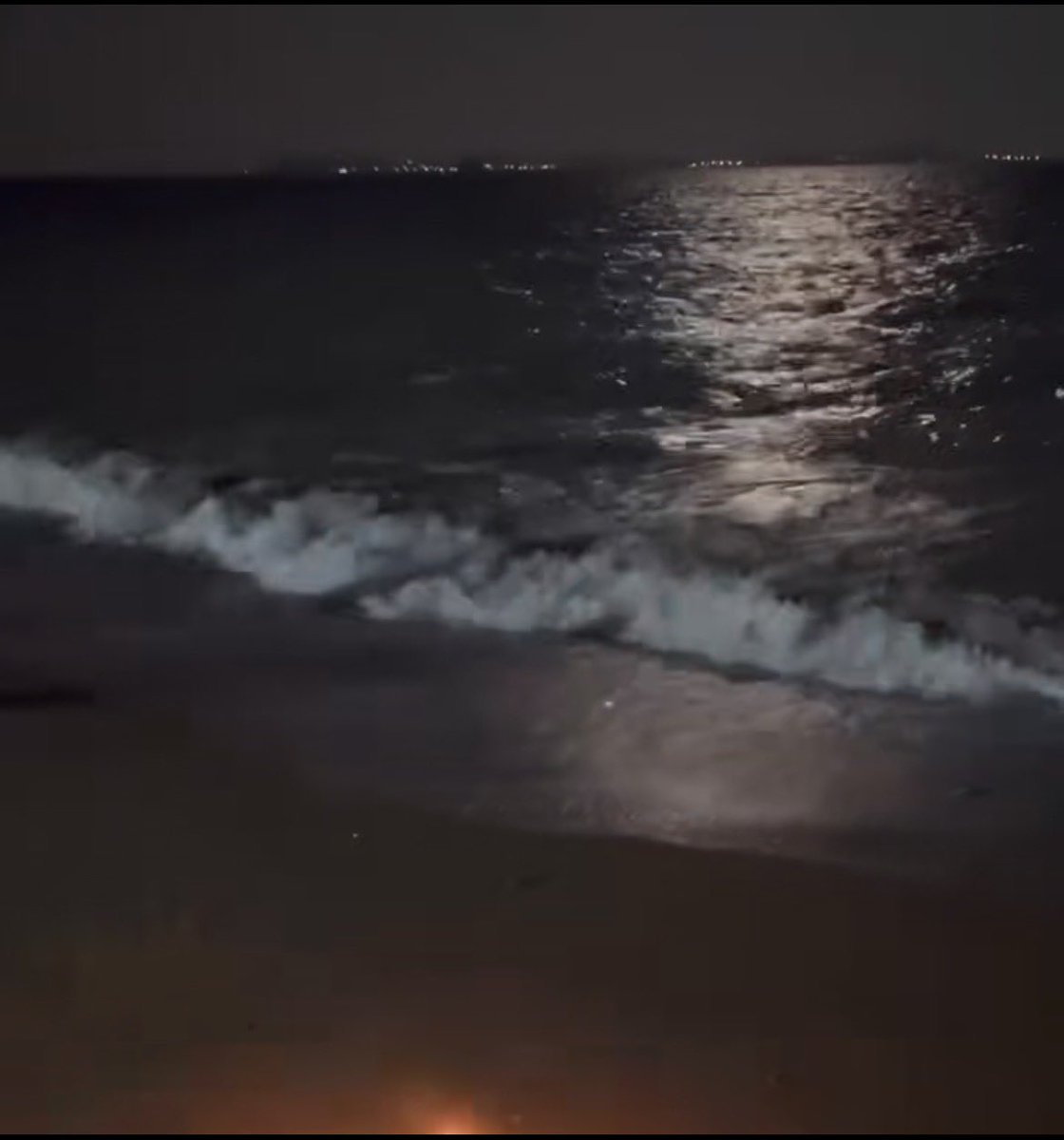 半夜的海，浪漫的二十三岁。