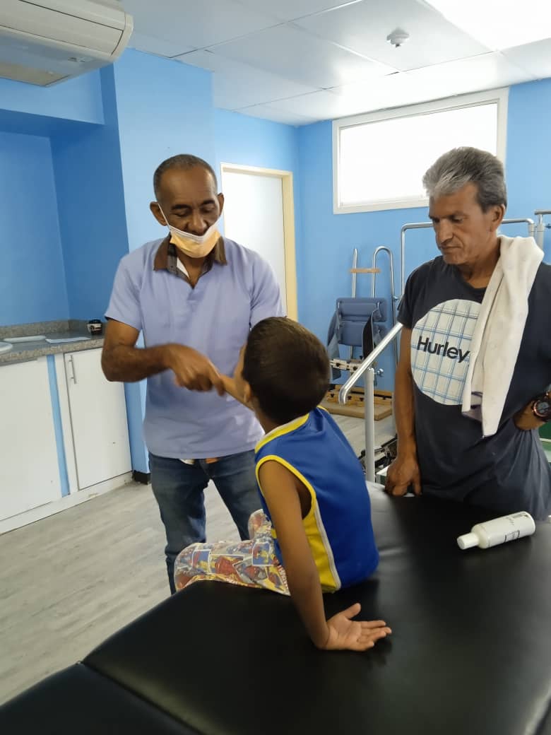 cubacooperaven's tweet photo. Brindando atención de calidad los colaboradores pertenecientes al Centro de Salud Integral CSI #Montalban del #DistritoCapital. #CubaPorLaVida https://t.co/wD2jrWXClH