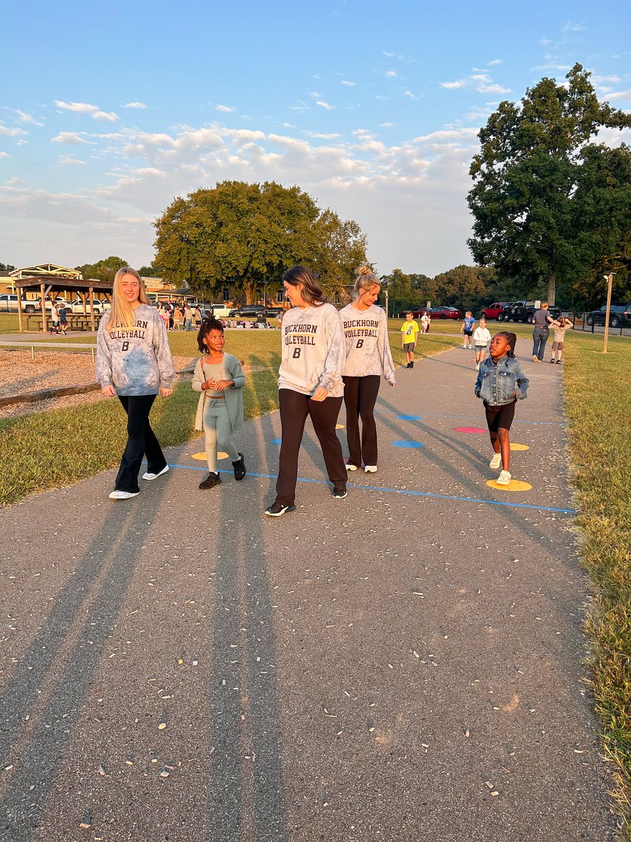 A huge thank you to the AWESOME Buckhorn High School Volleyball for coming and helping us unload buses and cars, and join our Walking Club students!! 💙💛🏐