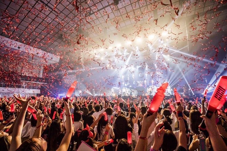 emmiejiwonie_21's tweet photo. happy anniversary to the bravest , loudest and beautiful fandom iKONICS !!! thank u for staying with thru thick and thin. 8 yrs down cheers to more years with you 🥰🎂❤️🥂

INFINITY WITH iKONICS
#CELEBR8INGiKONICDAY
@iKONIC_143 #iKON #아이콘 https://t.co/4LdgTC8k5f