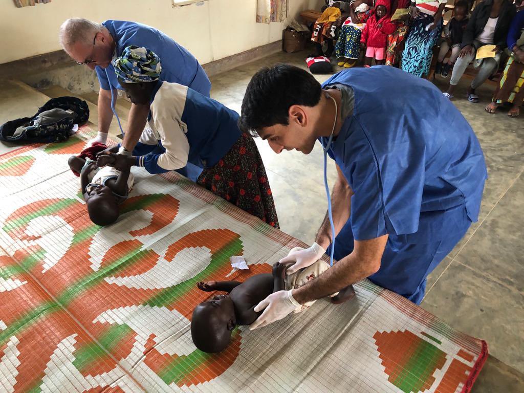 lions108ia2's tweet photo. Orgogliosi del nostro Governatore Giuseppe Cervo, cardiochirurgo pediatrico, che si trova a Gatare in Rwanda come volontario con altri medici specializzati, per offrire screening delle patologie pediatriche, formazione sanitaria e professionale.
#lionsinternational #Rwanda https://t.co/46ewghErbc